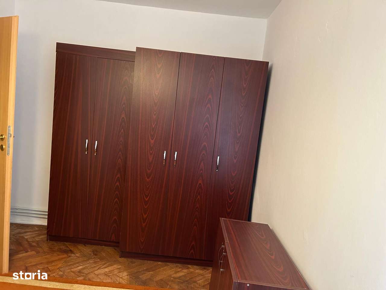 Vand apartament 3 camere, spatios, parter inalt, zona Lebada - Imagine principală: 5/10