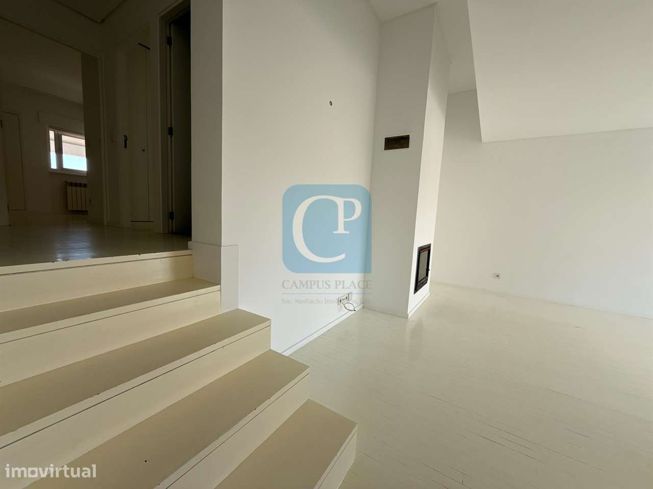 Apartamento T2 com lugar de garagem e arrumos em Vermoim na Maia-8