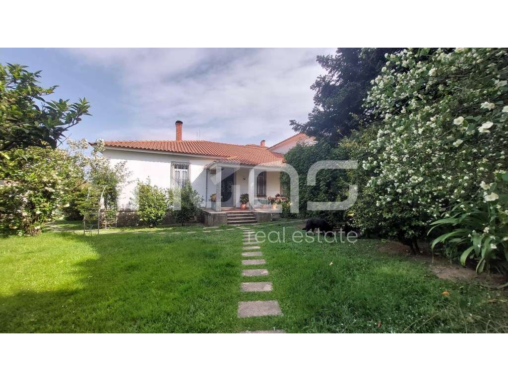 Moradia com Jardim de 2.700 m² em Braga - Charme, Privacidade e Pot...-7