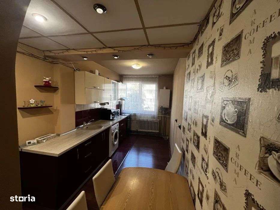 Apartament 3 camere, finisat modern, balcon, zona Coloane - Imagine principală: 5/8