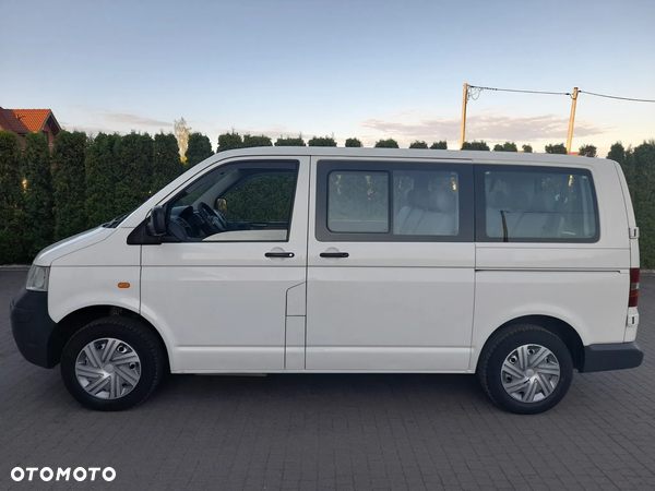 Volkswagen Caravelle - 10