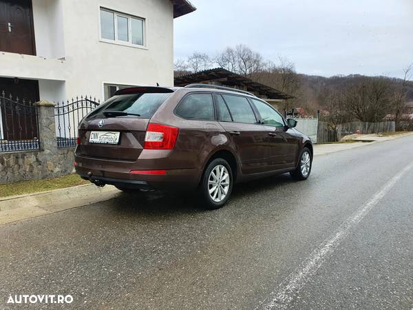 Skoda Octavia 1.6 TDI Greenline - 11