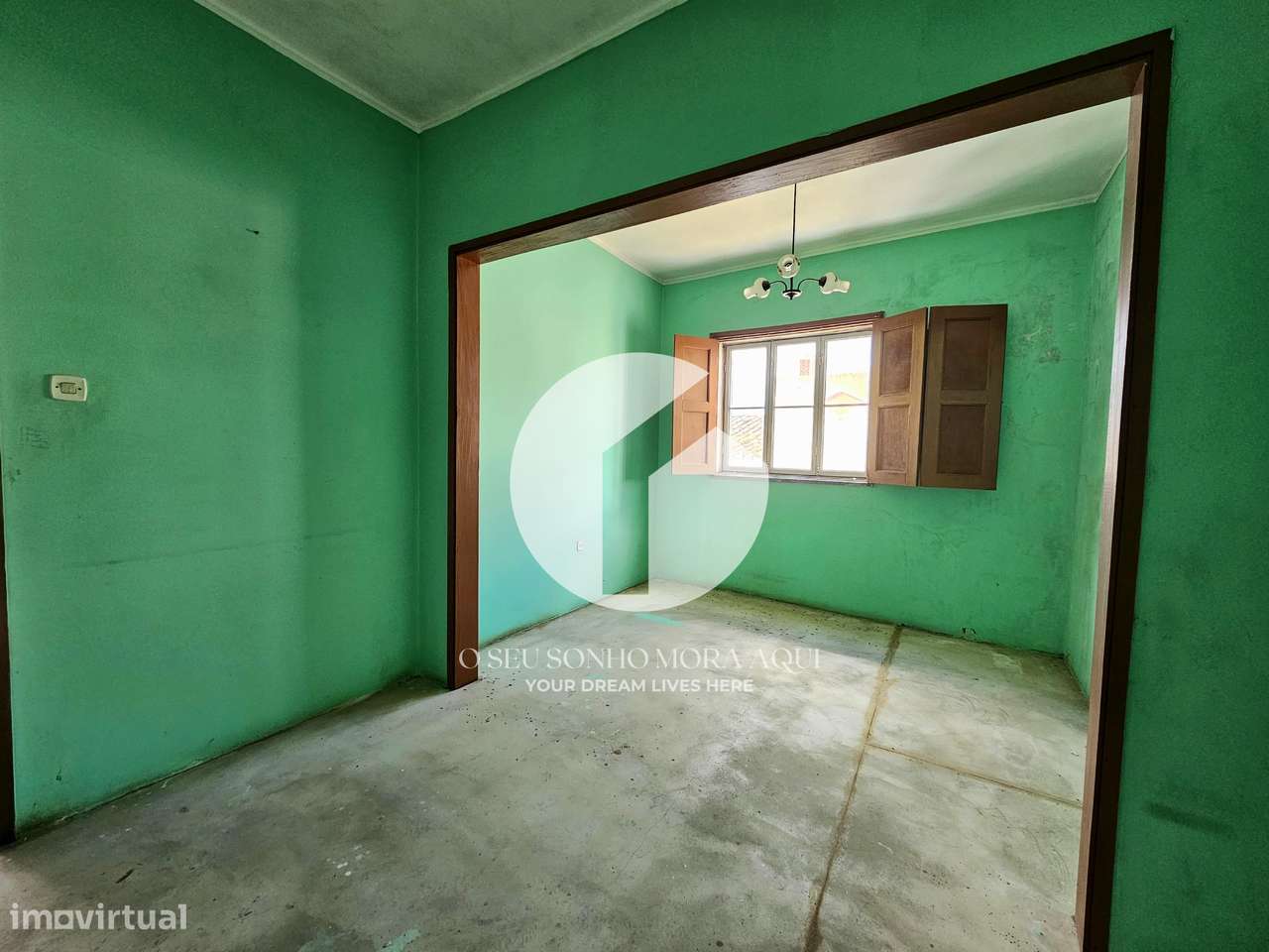 Moradia T5 com pisos independentes em Estoi-27