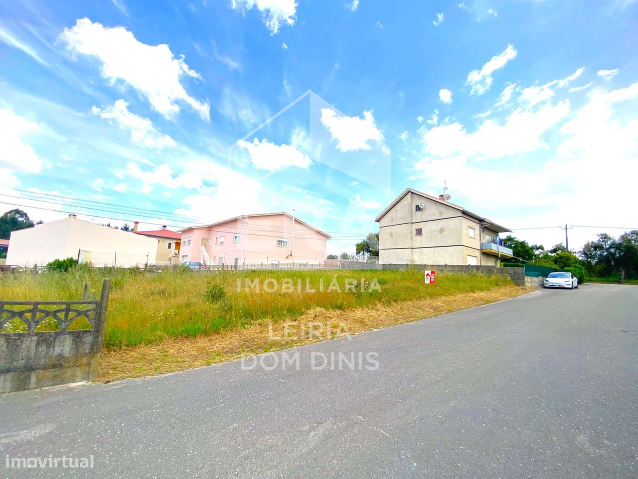 Terreno urbano de 418m² em Leiria com acesso pavimentado - Grande imagem: 5/9