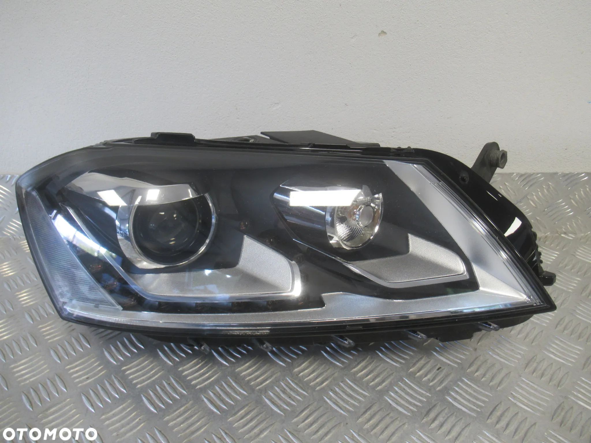 LAMPA PRZEDNIA PRZÓD PRAWA VW PASSAT B7 XENON LED 3AB941034 2010-2014 - 1