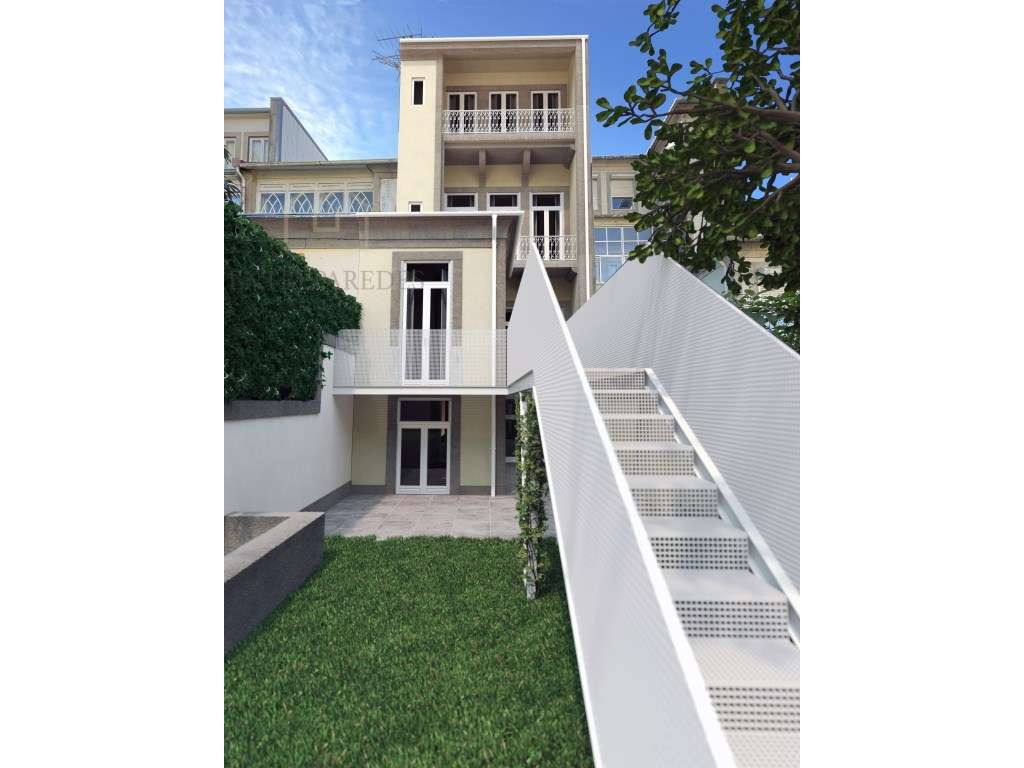 Apartamento T1 com jardim de 79,30m2 no prédio Álvares Cabral, para... - Grande imagem: 4/15