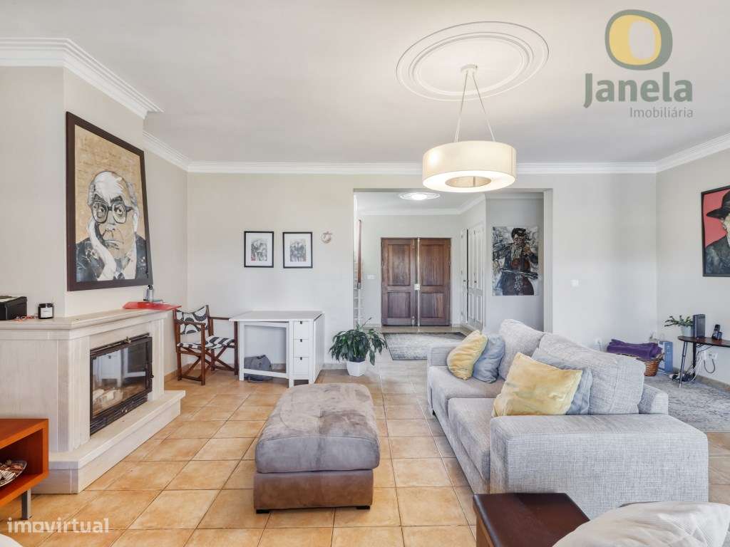 Moradia T3 com Garagem e Piscina no Vila Sol-19