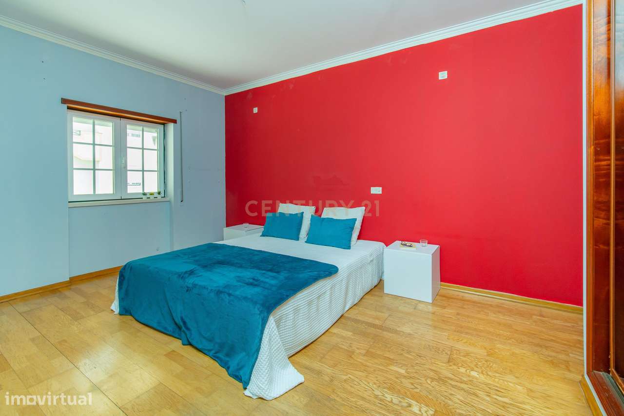 Apartamento T3 em Alcochete com garagem e arrecadação - Oportunidade Ú-24