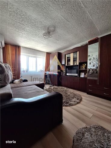 DE VANZARE  – apartament cu 3 camere, vedere superb&#259; &#537;i lini-3