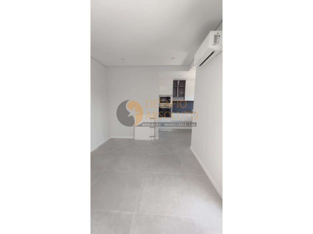 Apartamento T2 c/ varanda. Quinta do Conde - Pinhal do General-8