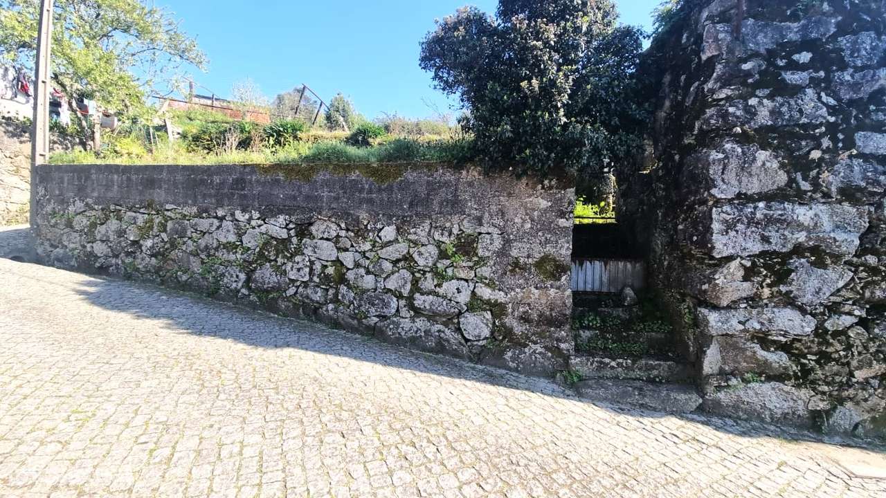 Habitação em ruína para restauro Figueiró-2