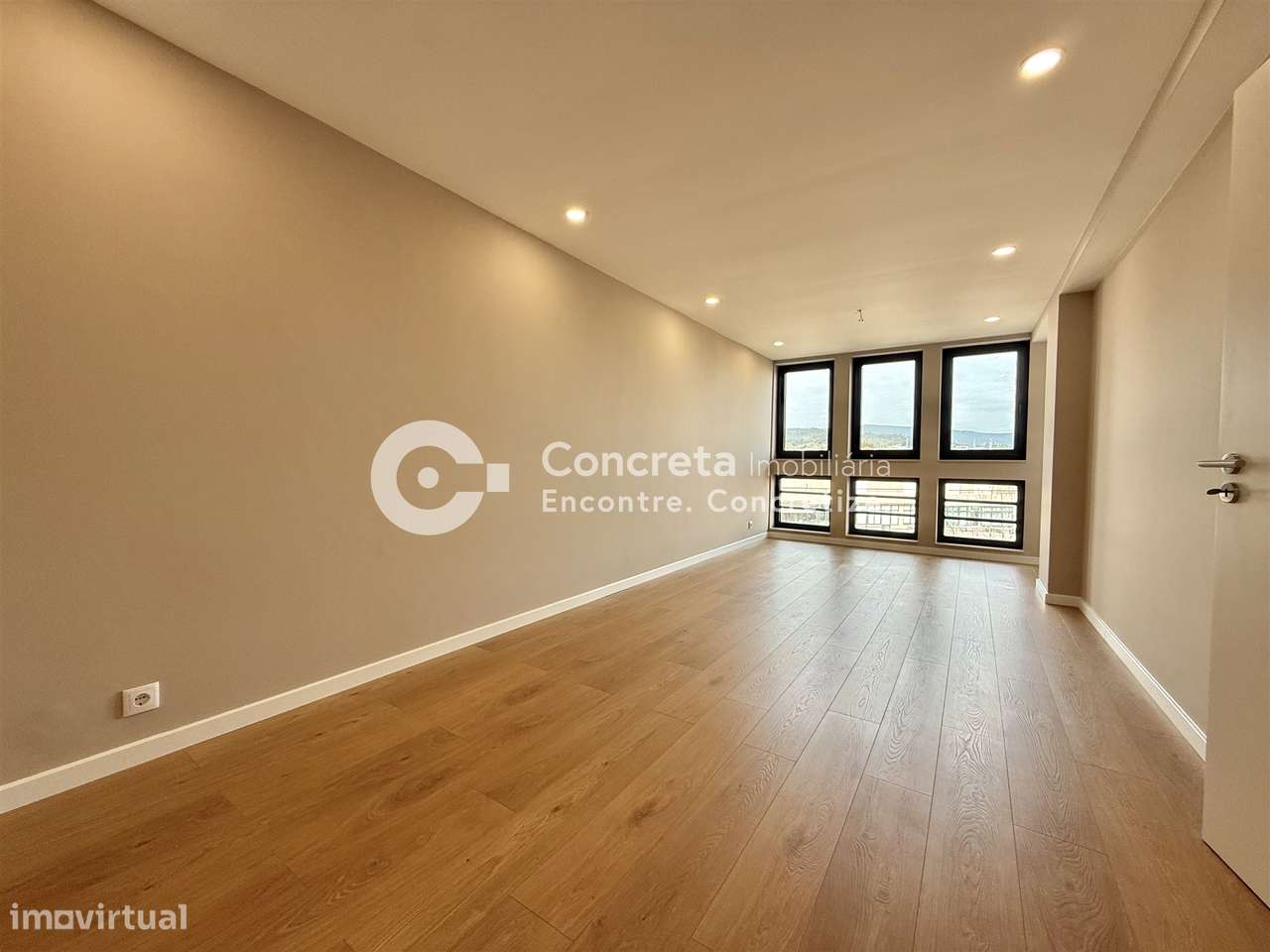 Apartamento T2 remodelado com garagem em Arcozelo, Barcelos - Grande imagem: 4/27