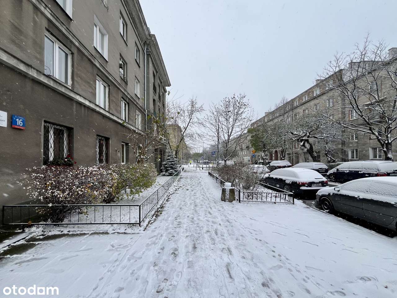 Kawalerka 35,49m2 | kamienica | Plac Hallera | parter |-12