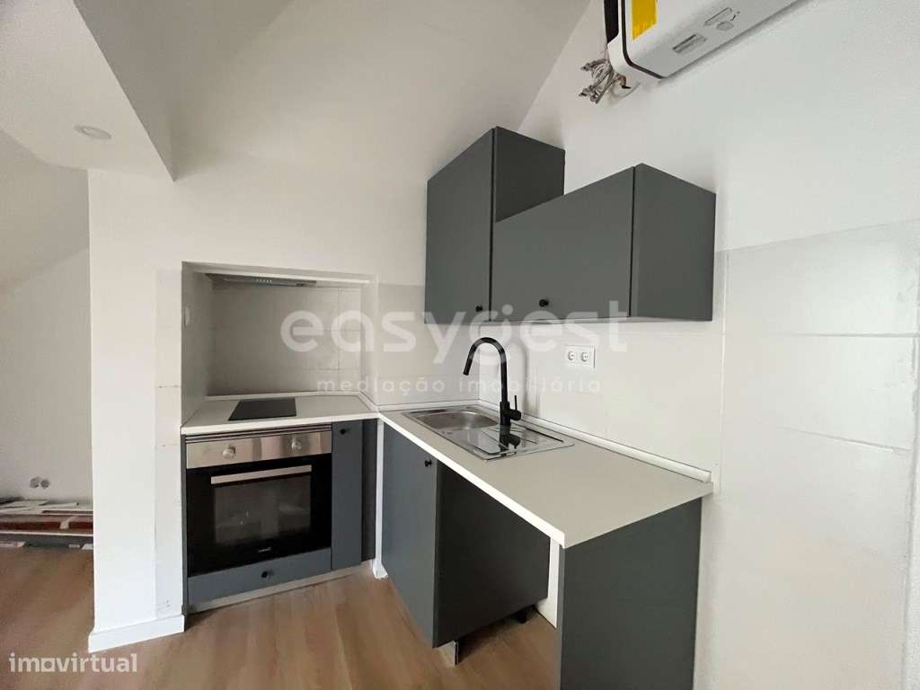 Estúdio com varanda, junto ao Miradouro da Graça em Lisboa - Grande imagem: 3/18