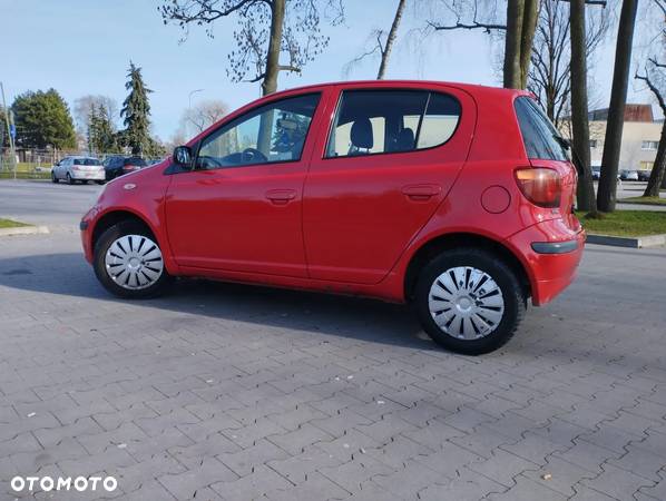 Toyota Yaris 1.0 Terra Plus - 3