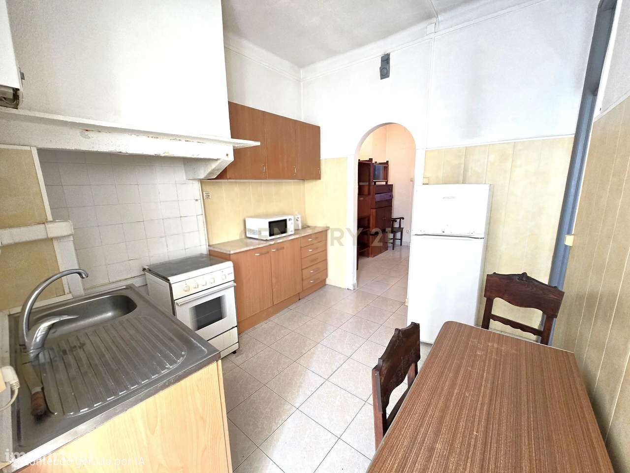 Venda de 1/4 de um Prédio em Propriedade Total em Almada-3