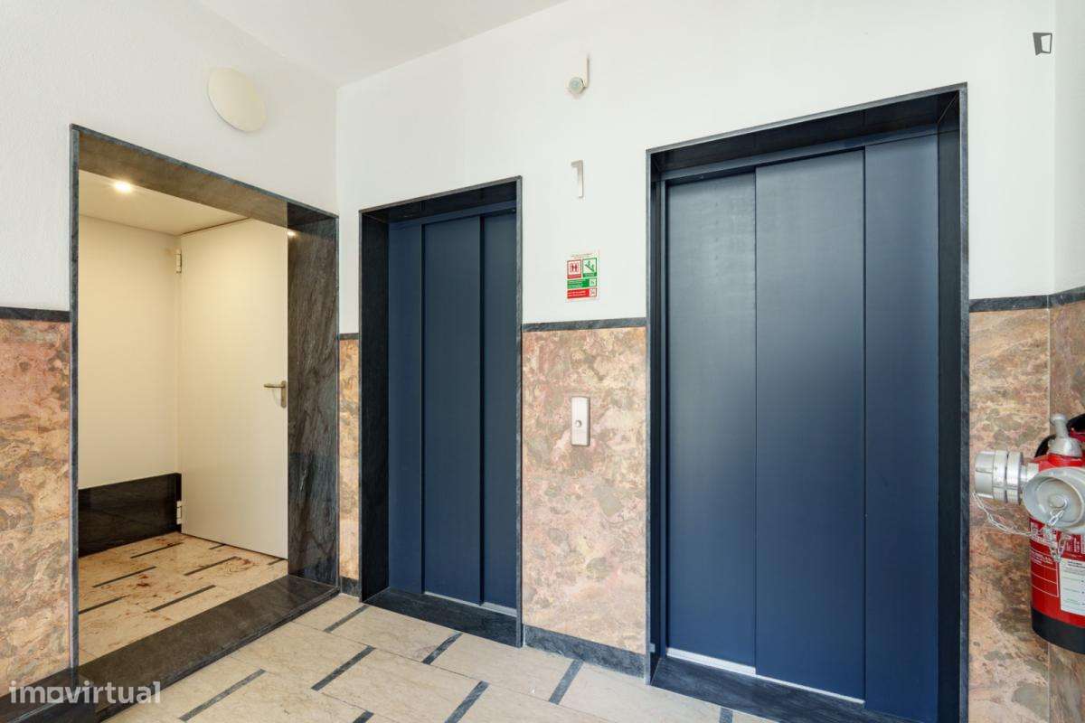 Apartamento com 1 quartos - localizado em Vitória Porto - Grande imagem: 2/6