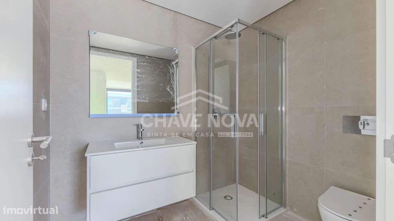 Apartamento T3 Novo c/ Lugar de Garagem Duplo na Madalena-21
