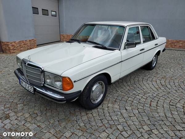 Mercedes-Benz W123 - 2