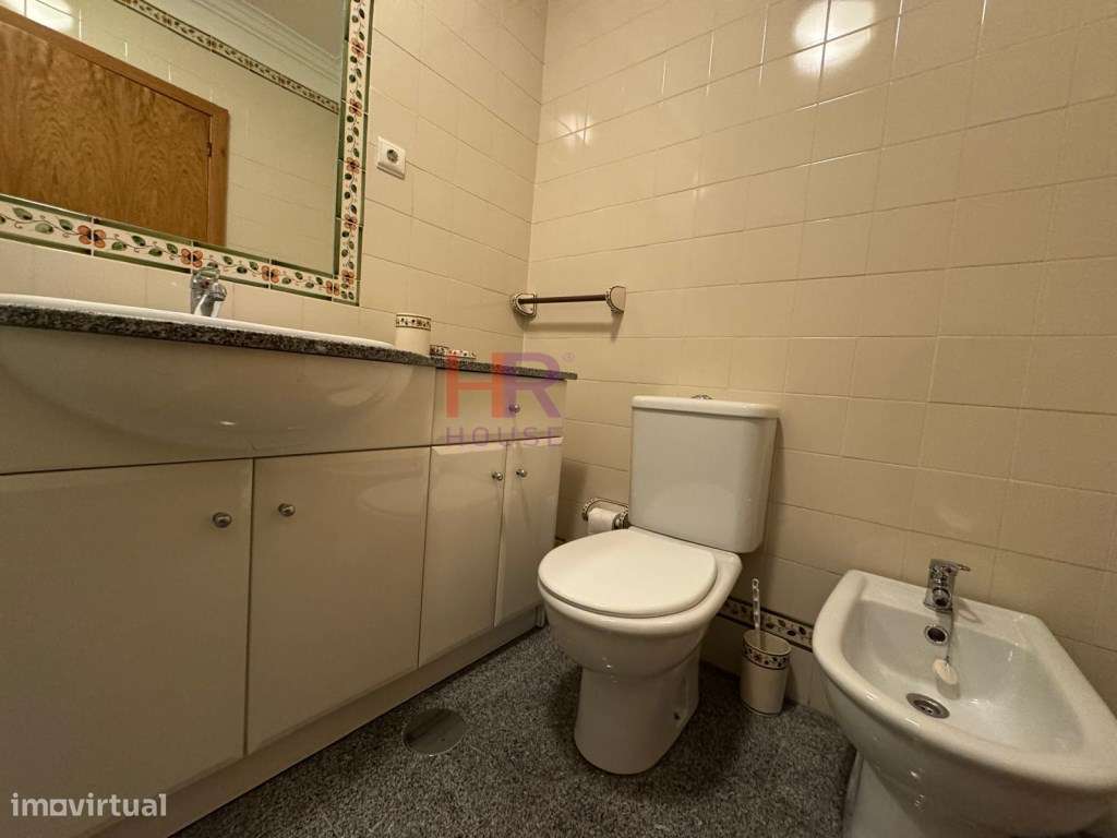 Apartamento T2 com garagem e arrecadação em Celas, Coimbra. Excelen...-12