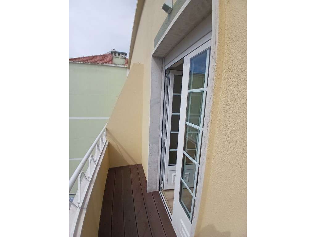T2 renovado em Odivelas, Lisboa-7