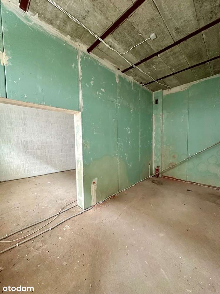 Industrialny lokal przy głównej ulicy z parkingiem obok!-6