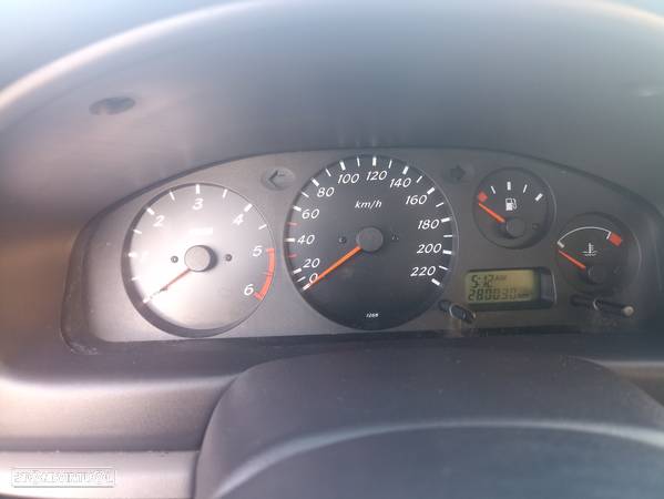 Nissan Almera 2.2 Di Sport - 7