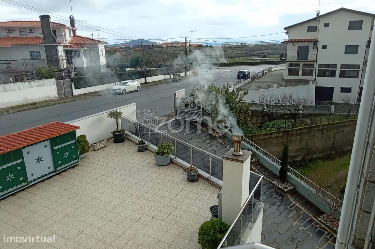 Moradia com 3 frações independentes habitacionais-38