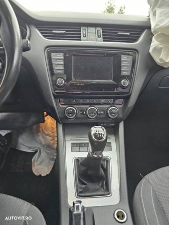 Dezmembram Skoda octavia III 2.0 tdi CFKC an fabricatie 2014 - 5