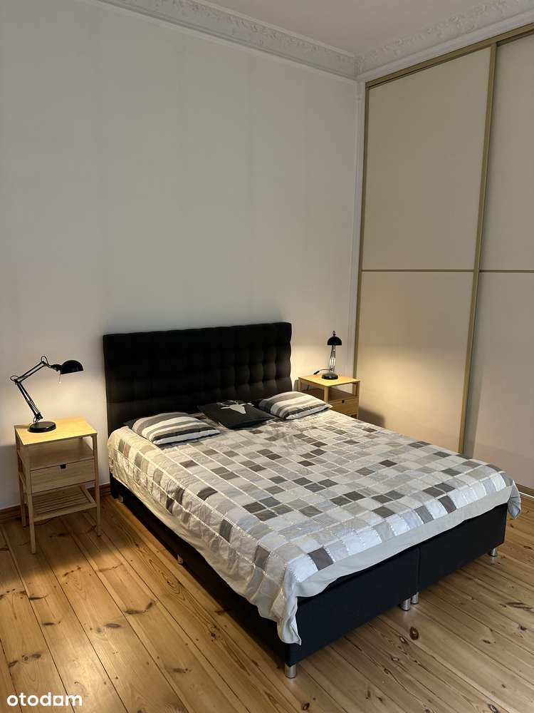 Ładne mieszkanie w kamienicy - wszędzie blisko!-7