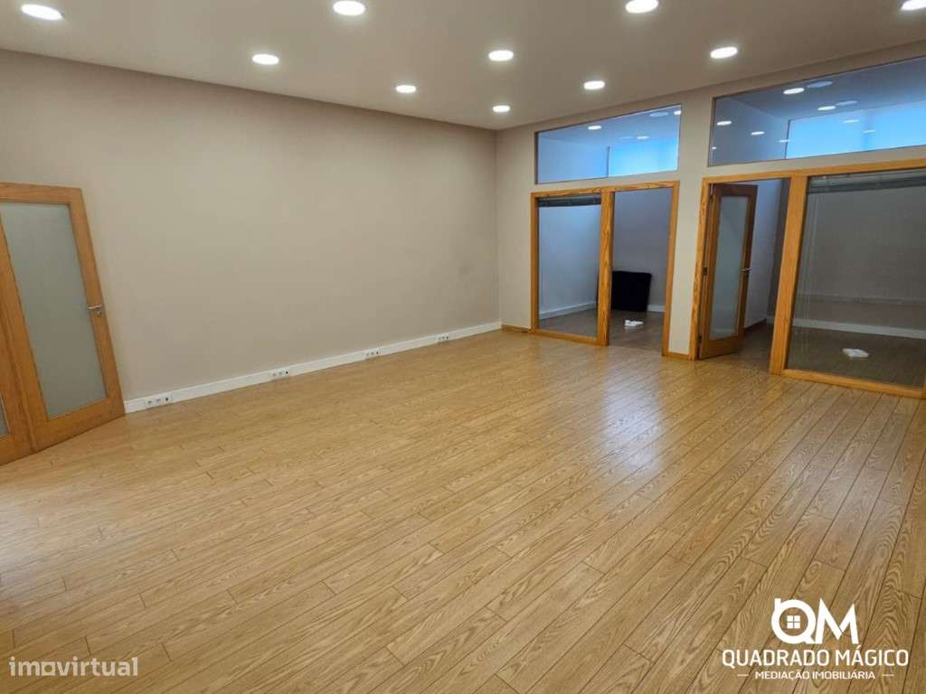 Loja à Venda em Ramalde com Localização Estratégica junto ao Hospit...-10