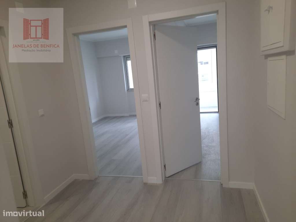 T2 totalmente remodelado, c/arrecadação - Oeiras-5