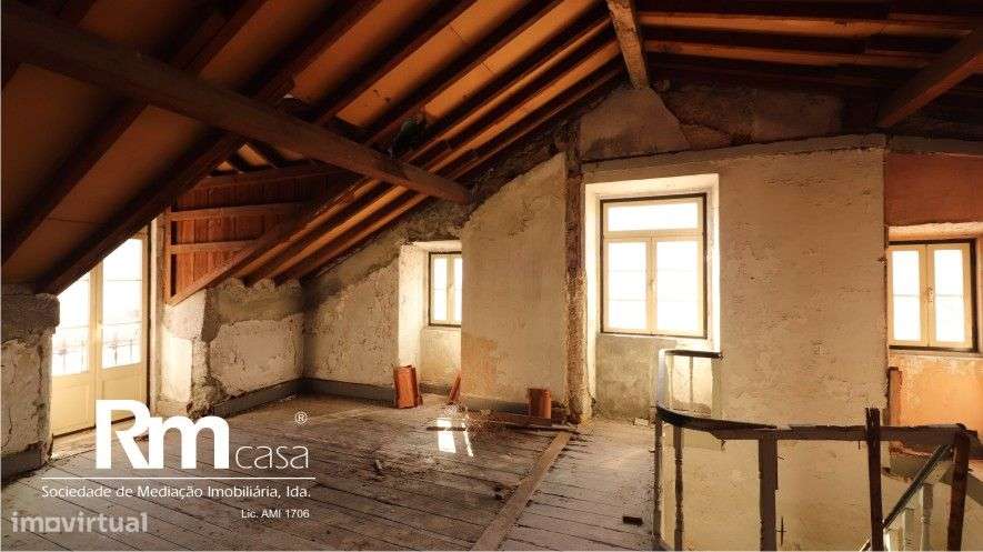 Magnifico prédio devoluto na Rua da Sofia, Largo do Terreiro da Erva-44