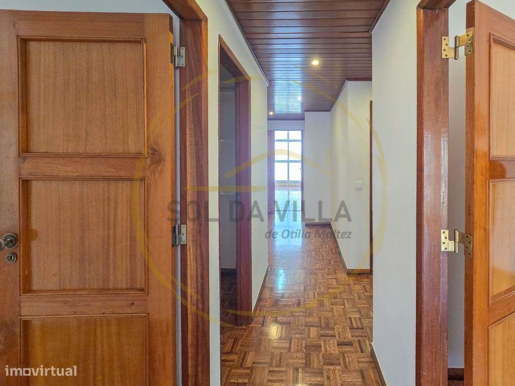 Apartamento T3 com 3 varandas - Laranjeiro, Almada - 310.000€-16