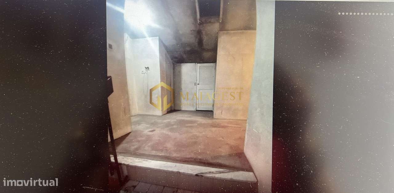 Apartamento T2 com cozinha equipada e varanda em Rio Tinto-22