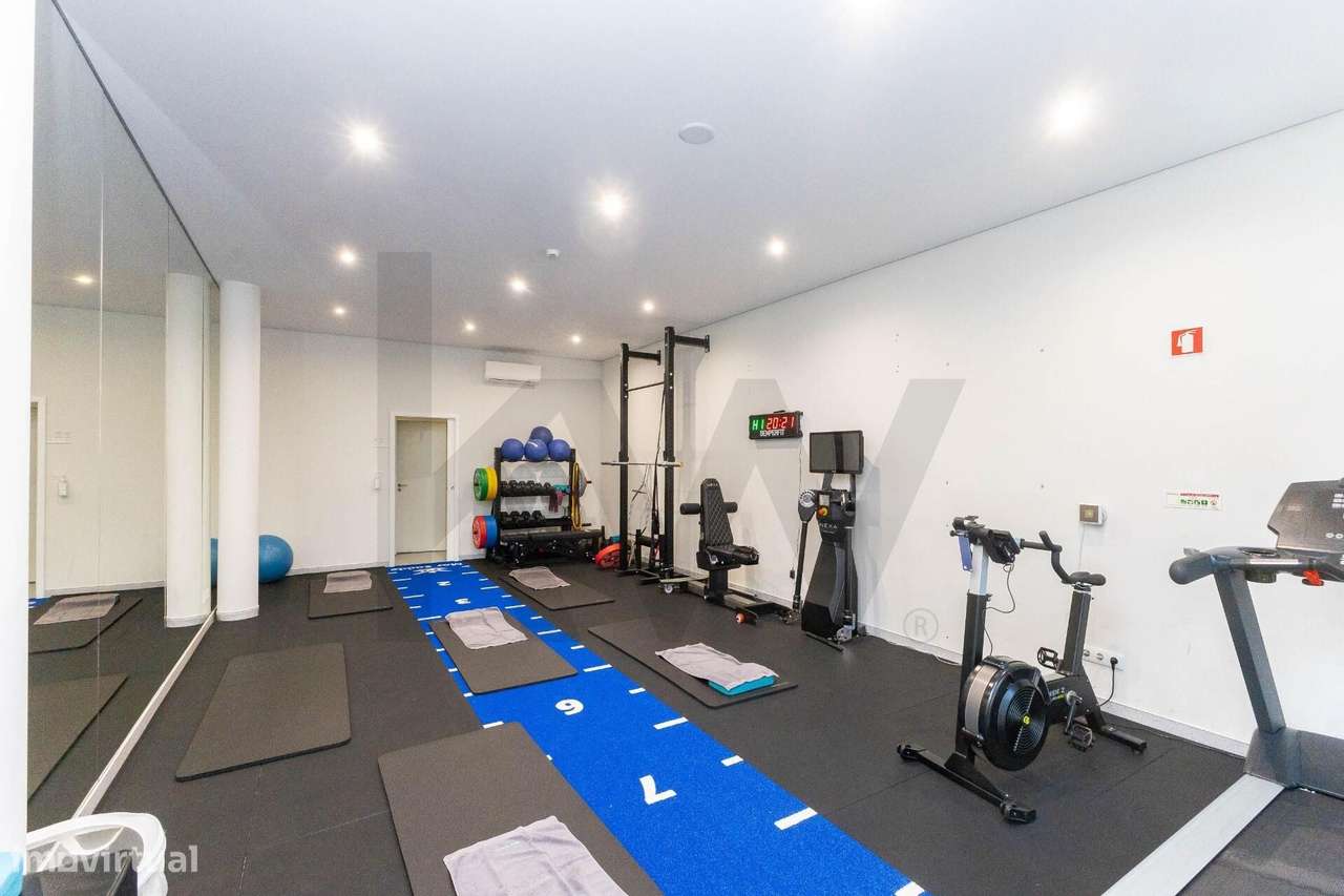 LOJA Premium em Gaia: Clínica/Escritório "Chave na Mão" ao Lado da Lin-9