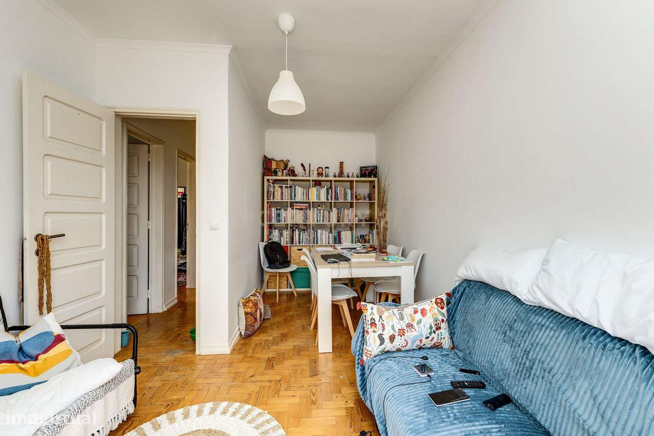 Prédio para reabilitação total em Cacilhas – excelente oportunidade de-12