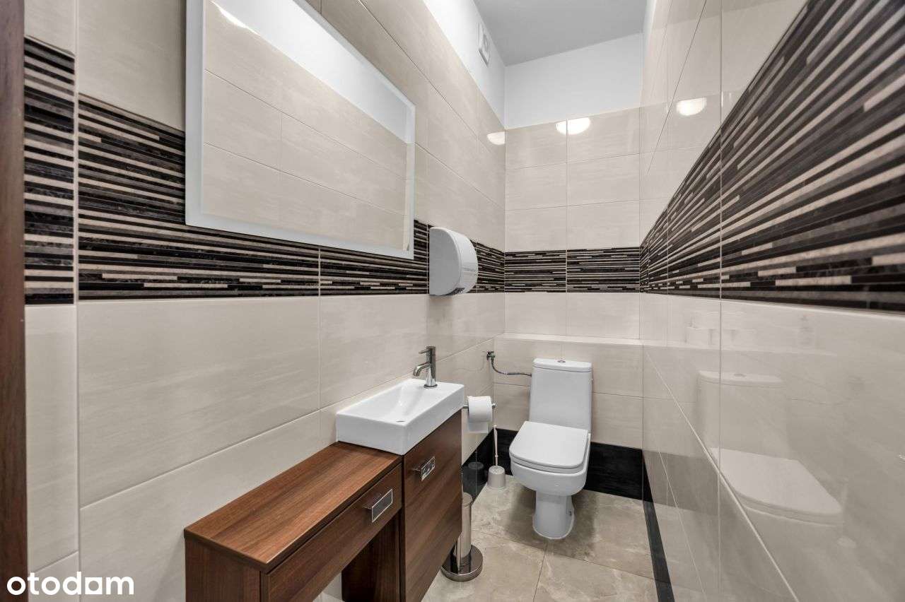 Duży budynek wielofunkcyjny w Łomiankach-9