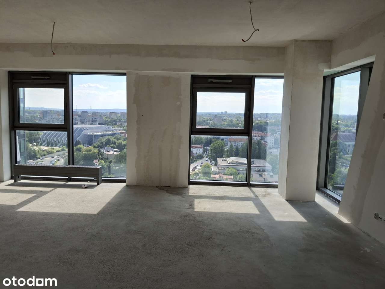 Apartamentowiec Olszynki w centrum, 12. piętro, widok na rynek i zamek - Pełny obrazek: 4/17