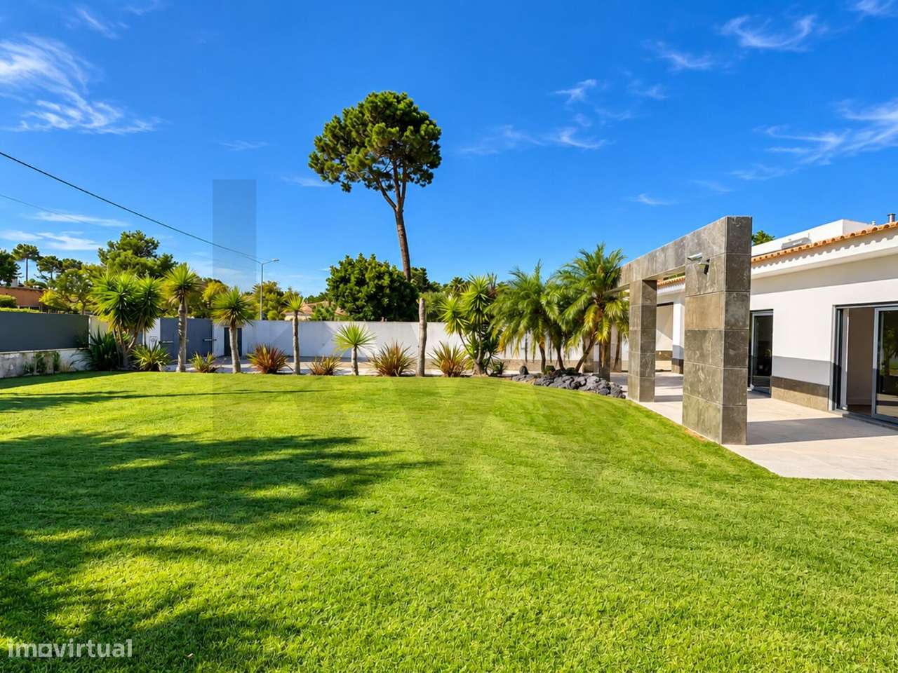 Moradia T4 com piscina e amplo jardim na Verdizela | Garagem para 4 vi-3