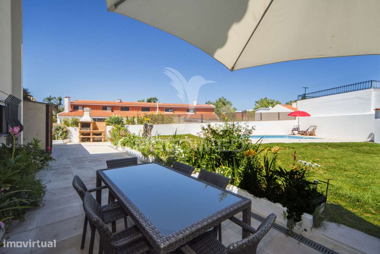 Lisboa / Olivais - Moradia Geminada T6 + 1 com Piscina - Grande imagem: 3/38