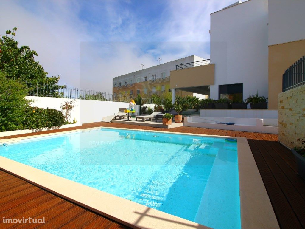 Duplex T3 com 285m2 Area Bruta, Piscina privativa, Jardim...