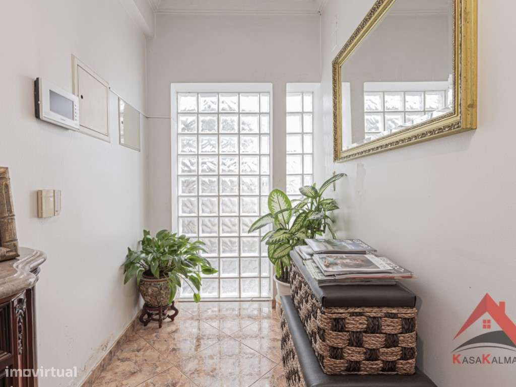 Moradia Isolada T4 com Aproveitamento de Sótão - Quinta do Conde-17