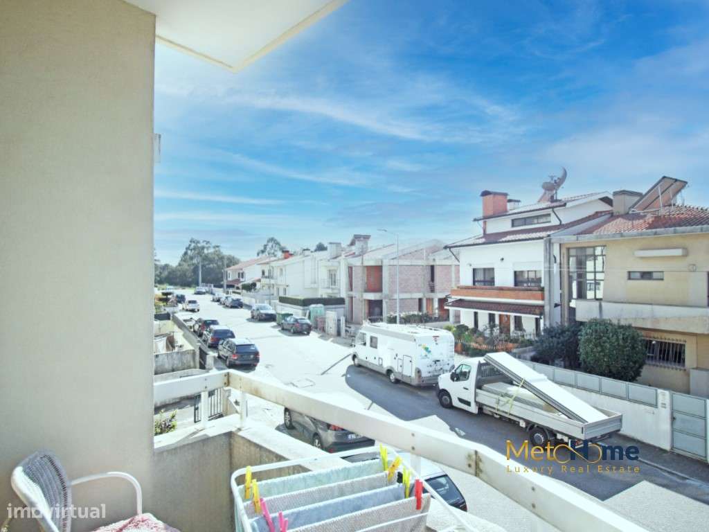 T2 com garagem Box e varanda voltado a Poente-7