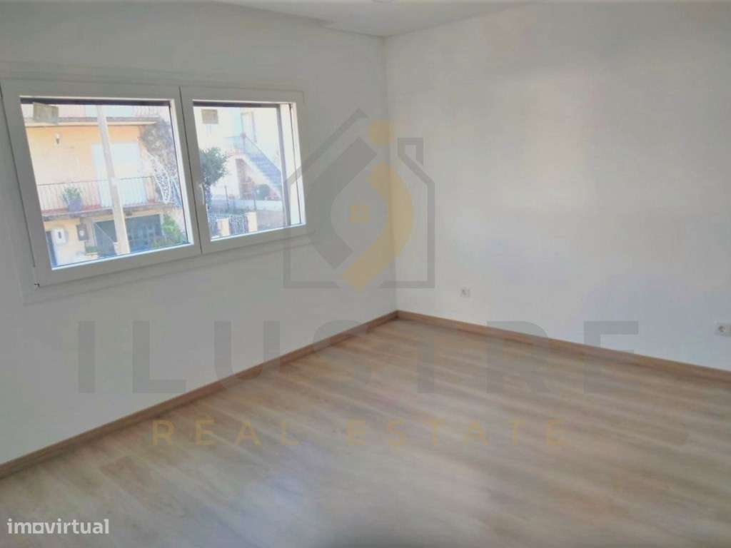 Moradia T3 em construção com piscina e garagem na Charneca de Caparica-9