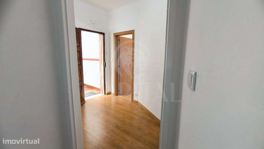 Apartamento T4 nas Mercês-33