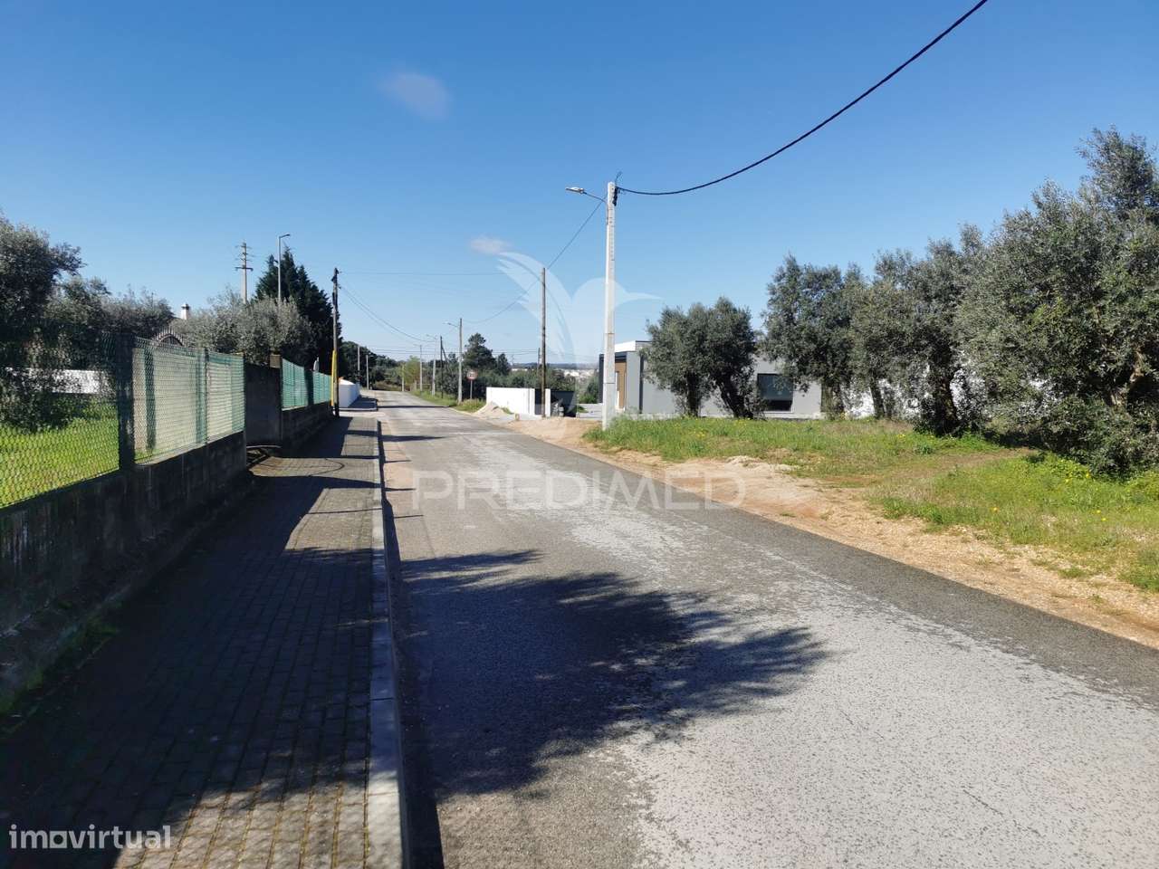 Lote de Moradia - Grande imagem: 1/8