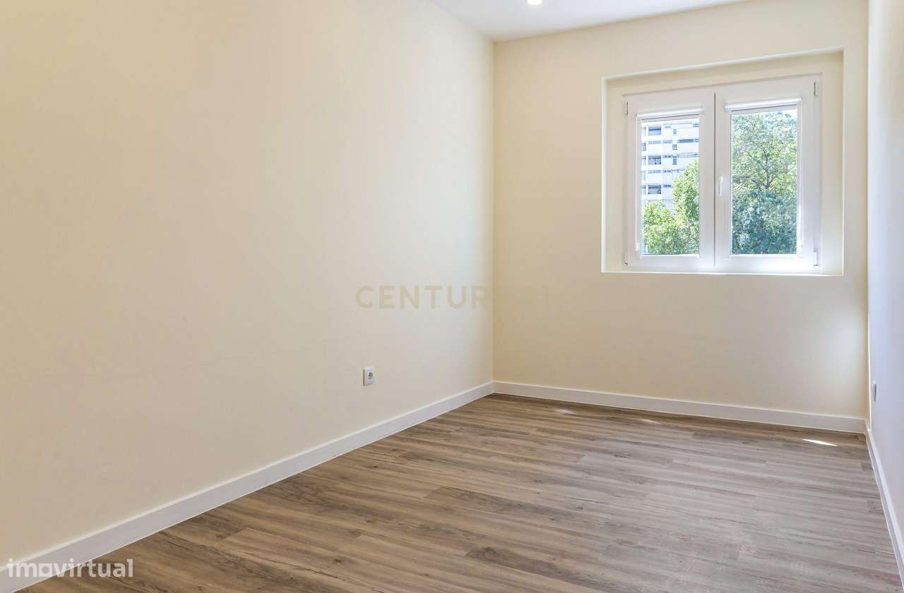 Apartamento T4 integralmente renovado em Alvalade, Lisboa. Em Venda!-11