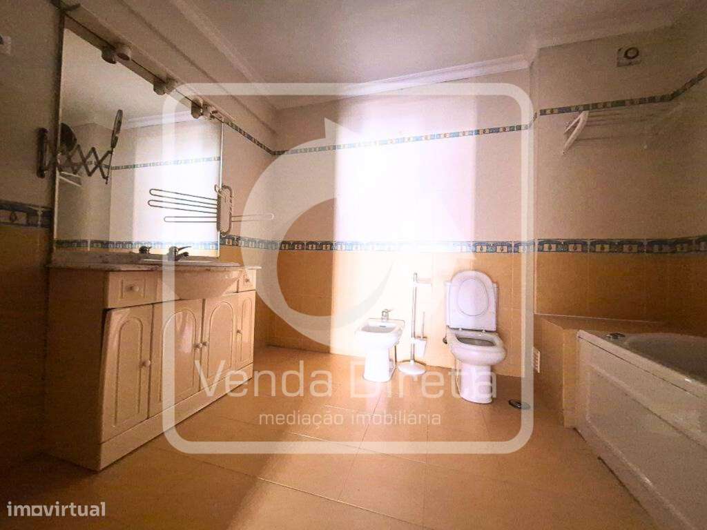 Apartamento T3 - com parqueamento e arrecadação - Grande imagem: 4/27