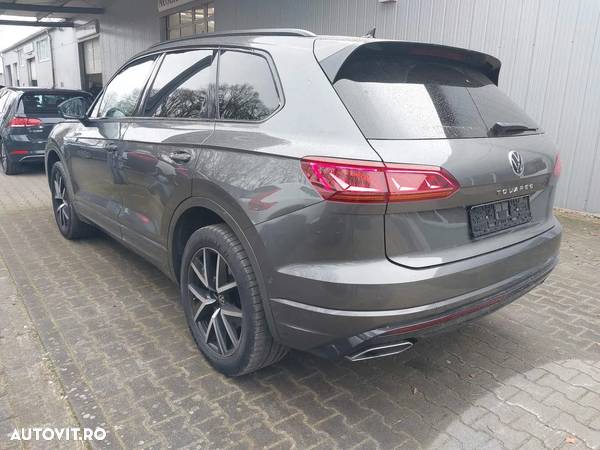 Volkswagen Touareg V6 TDI 4MOTION R-Line - 3